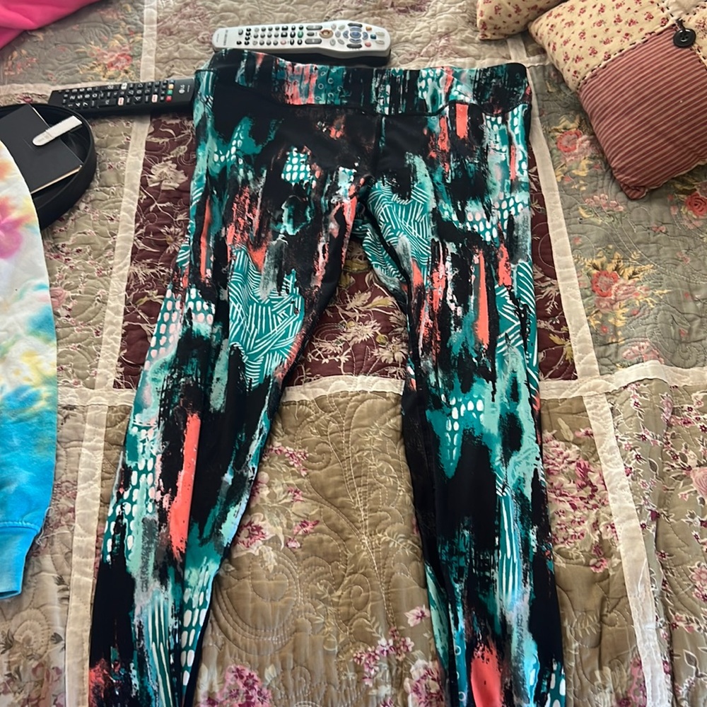 Everlast pattern leggings